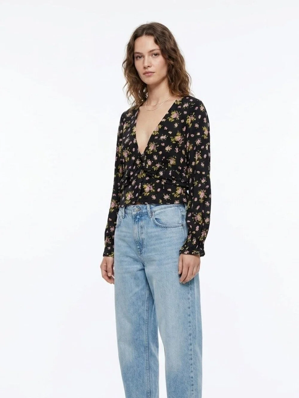ZARA Cropped Floral V-Neck Ruffle Blouse Black and Pink - Picture 5 of 11